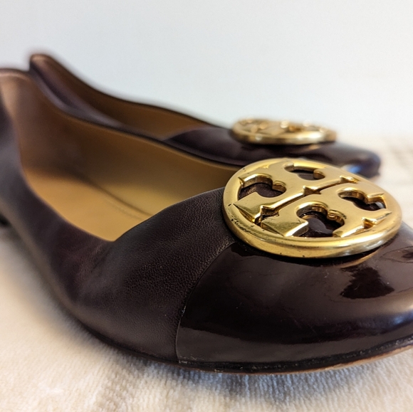Tory Burch Chelsea Cap-Toe Leather Ballet Flat - Picture 10 of 12